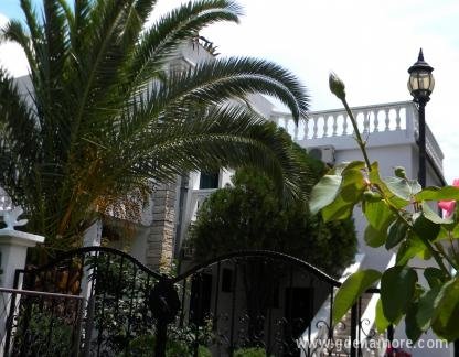 Hotel Anastazija, privatni smeštaj u mestu Bijela, Crna Gora